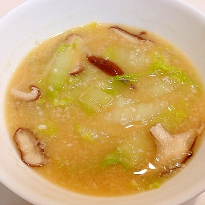 板粕で☆白菜と椎茸の粕汁